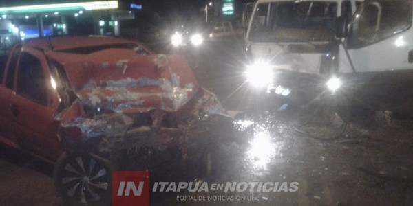 FUERTE COLISIÓN DE VEHÍCULOS SOBRE LA RUTA 6 EN MA. AUXILIADORA