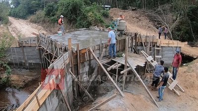 ALTO VERÁ: CONSTRUYEN NUEVO PUENTE EN LA COMUNIDAD CERRO CORÁ