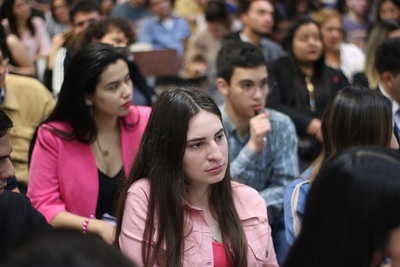 Capacitan a estudiantes de la UNA sobre liderazgo político » Ñanduti