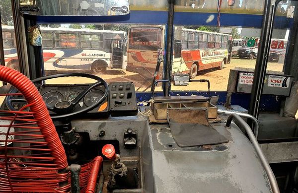 El 85% de los buses de área metropolitana amenazan con ir a paro el martes - Nacionales - ABC Color