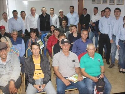 Cambyretá: CAH otorga préstamo de G. 247 millones a productores de leche