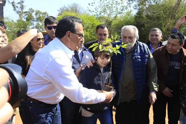 Humberto Rubin: "Es un homenaje a la vida seguir plantando árboles" » Ñanduti