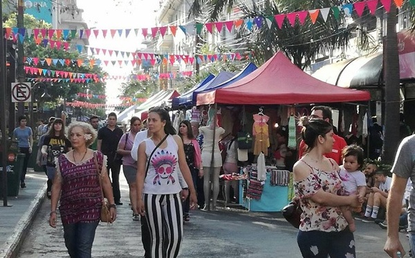 Invitan a festejos por el Día de la Juventud en el microcentro