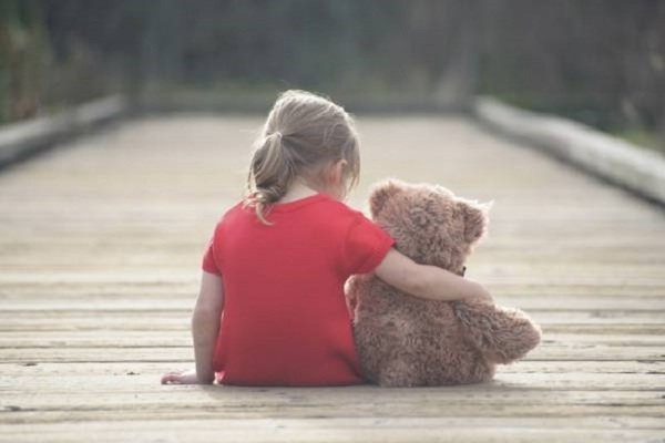 Jueza otorga libertad transitoria a docente condenada por abuso infantil