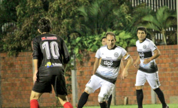 HOY / Olimpia tropieza y el 12 de Octubre lo releva de la cima de la Primera C