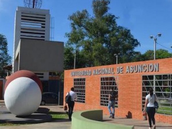 A la UNA le cuesta cada año entre USD 850 a 5.000 por universitario