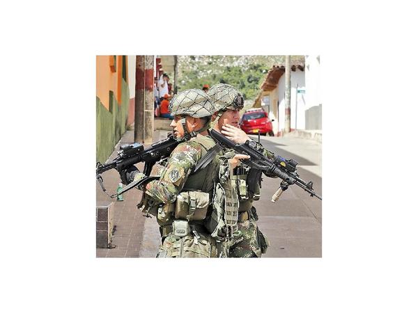 Disidentes de la guerrilla de las FARC atacan sede de Fiscalía en Colombia