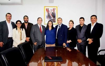 Diputada de ANR ubica a su hija en Crédito Agrícola - Política - ABC Color