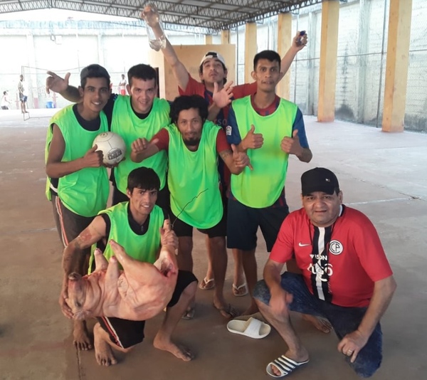 Ganadores del torneo de Confraternidad en Penal de San Pedro recibieron premio | .::Agencia IP::.
