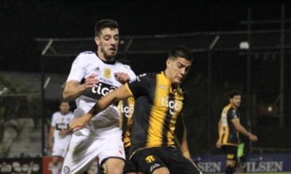 El decano empató ante Guaraní, pero mantiene el liderazgo del Clausura » Ñanduti