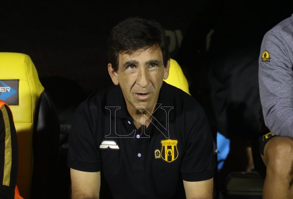 La reacción de Gustavo Costas al empate con Olimpia