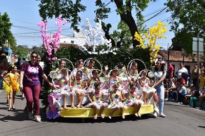 Colorida celebración por la llegada de la primavera - Nacionales - ABC Color