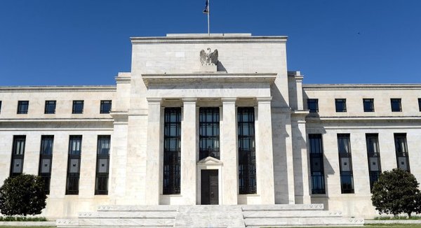 La FED argumenta bajar la tasa de interés