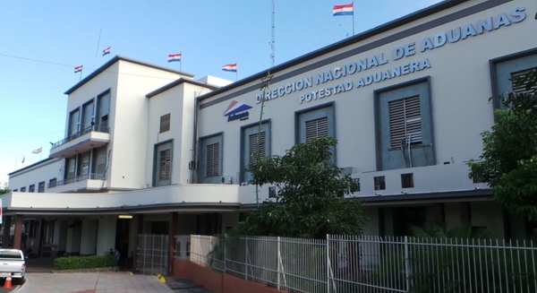 Volumen de las importaciones extrazona baja 25% y recaudación disminuye 7,5 por ciento