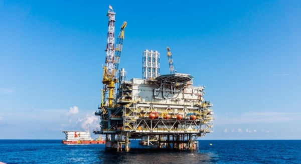 Petróleo WTI y Brent cierran estables ante temores por una desaceleración de la economía mundial