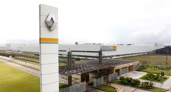 Acciones de Renault suben tras posible fusión con Fiat