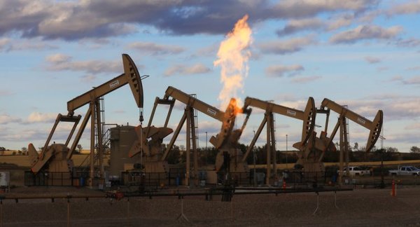 Precio del petróleo cae debido a tensiones comerciales entre China y EE.UU
