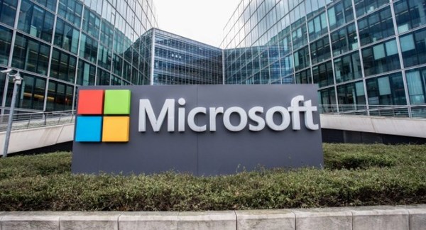Microsoft superó por primera vez el valor bursátil de un billón de dólares