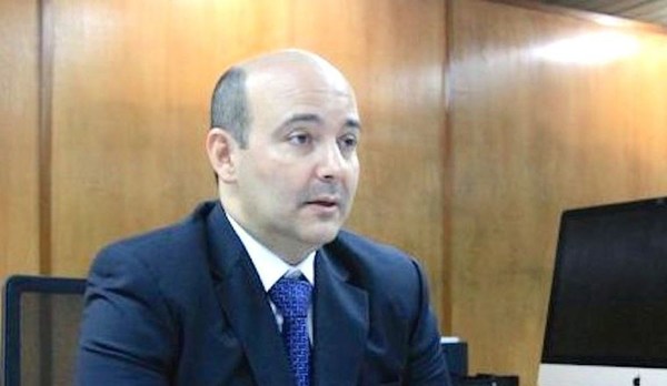 Con menos de un año en la función pública, Peralta Vierci tiene los mismos vicios que sus “colegas” - ADN Paraguayo