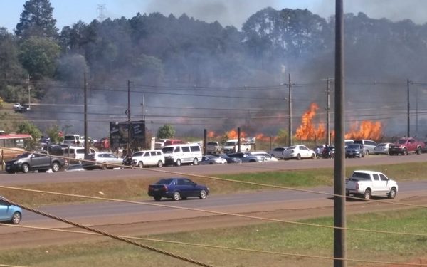 Petardo proveniente del festejo de cumpleaños de Digno Caballero provoca incendio