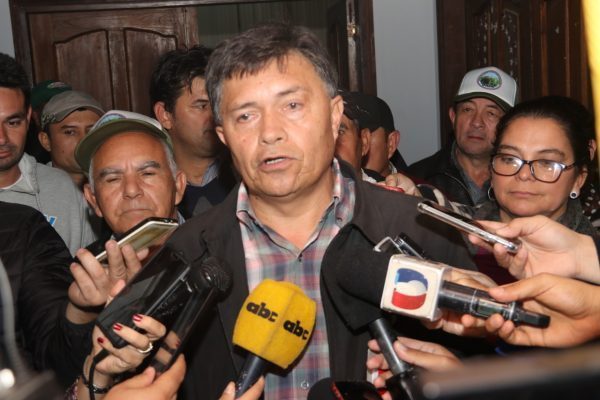 Dirigente campesino pide unirse "contra la anarquía a la que Abdo conduce al país" - ADN Paraguayo