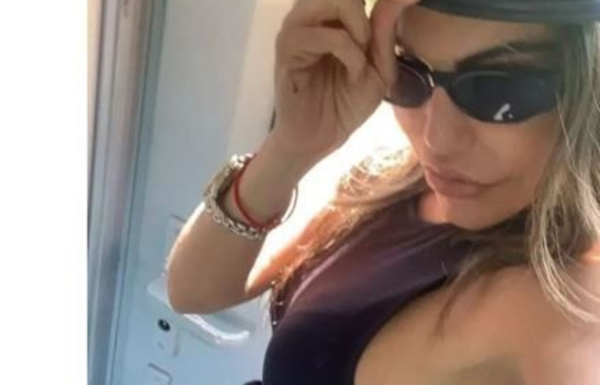 Ka’úre se sacó fotos con gorra de policías