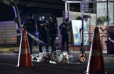 Mujer cayó al pavimento y una camioneta la atropelló, causando su muerte  - Nacionales - ABC Color