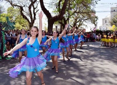 Brillante Corso de las Flores en Caacupé - Locales - ABC Color