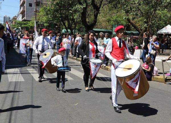 Palmeando, ex alumnos recibieron a la primavera