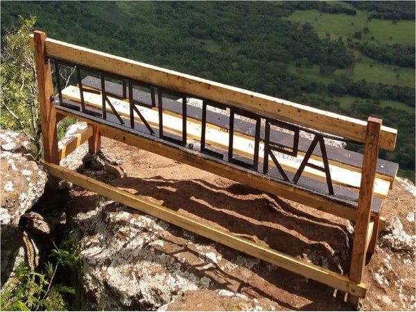 Ardua labor para rescatar cuerpos de madre e hijo en el Cerro Corá