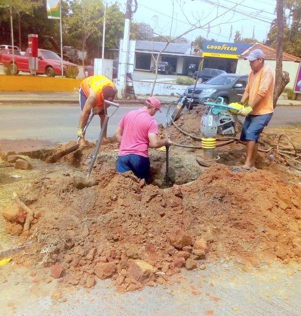ESSAP y Municipalidad de Asunción trabajan para evitar roturas de asfalto - .::RADIO NACIONAL::.
