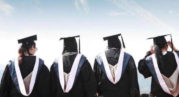 Yoayu subsidia a sus socios por culminar su carrera universitaria