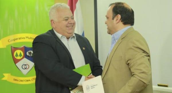 Ministerio de Desarrollo y Cooperativa San Cristóbal potenciarán la economía social