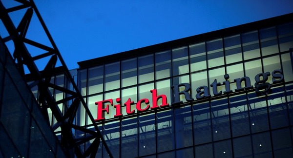 Destacan que calificación de Fitch indica que el país va por la senda correcta