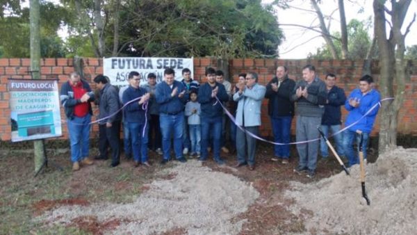 Histórica “palada inicial” de la futura sede de la Asociación de Madereros de Caaguazú