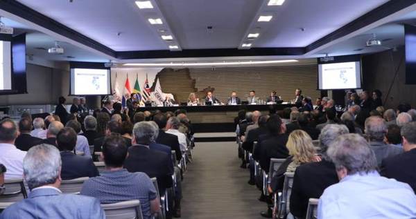 Delegación de autoridades y empresarios se encuentra en Brasil para promover inversiones en nuestro país