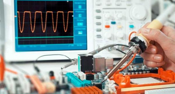 Profesional extranjero formará a los estudiantes de la Maestría en Ingeniería Electrónica