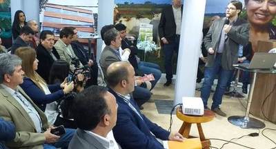 Presentan plataforma de capacitación Online en el stand del MAG en la Expo
