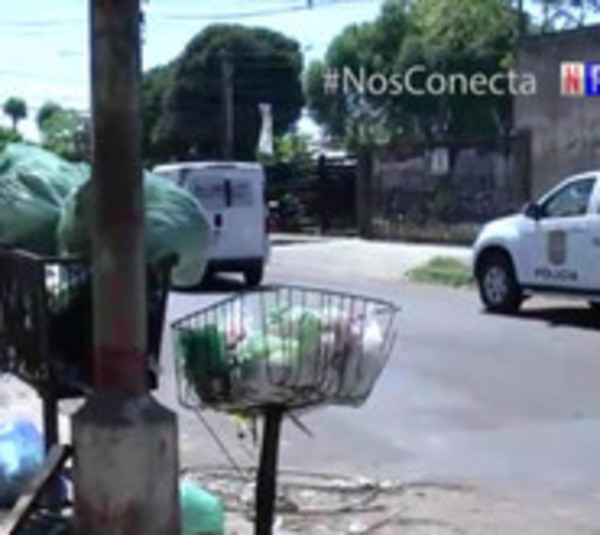 Hallan feto en un tacho de basura en barrio capitalino - Paraguay.com