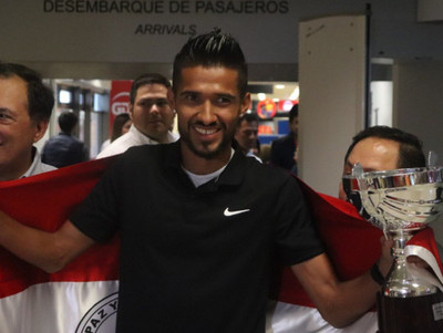 Derlis Ayala retorna con la misión cumplida