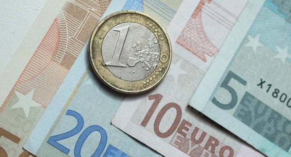 S&P recorta previsiones de crecimiento e inflación para zona euro