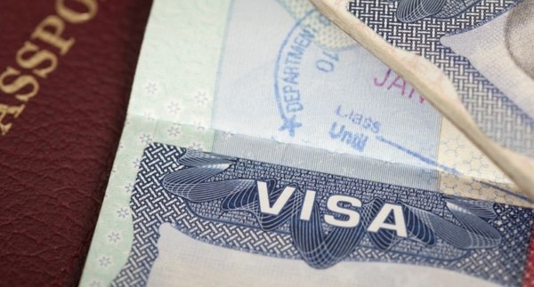 A partir del 15 de junio, peruanos deberán ingresar a Venezuela con visa