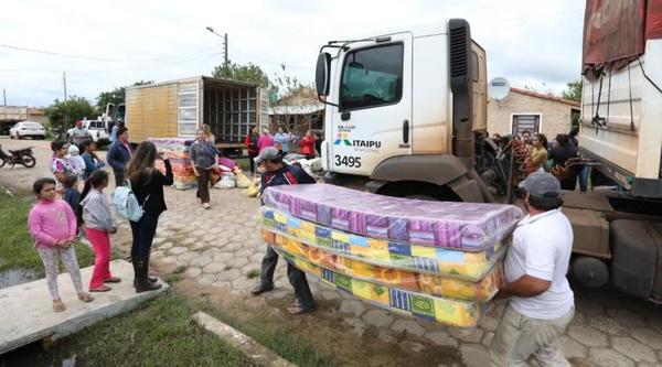 Campaña Paraguay Solidario entregó alimentos, colchones y frazadas a damnificados de Pilar