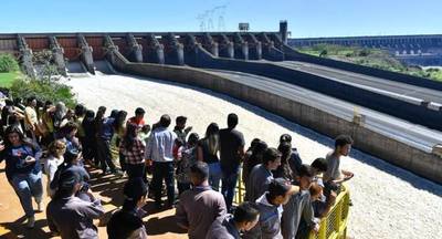 100.000 personas visitaron ITAIPU en el primer mes del año