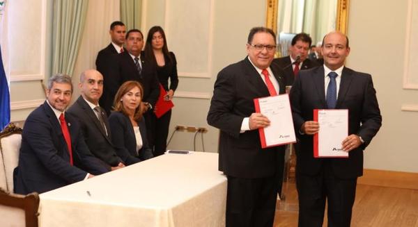 ITAIPU oficializa apoyo tecnológico para el fortalecimiento de tres instituciones del Estado