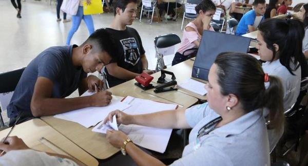 Hasta este viernes 25 hay tiempo para confirmar postulaciones a las Becas ITAIPU 2019