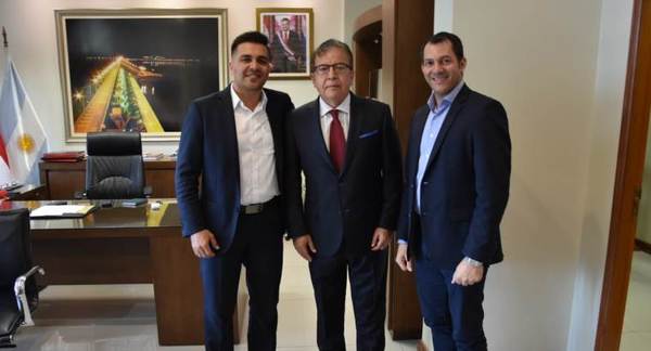 La EBY cooperará con San Pedro y Guairá en materia de salud y educación