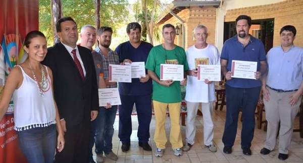 Médicos italianos se encuentran en el país para realizar cirugías gratuitas