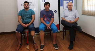 ITAIPU y Fundación Solidaridad entregaron a 2 jóvenes prótesis de alta tecnología