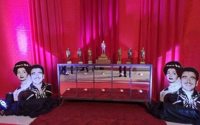 Noticiero de Unicanal ganó el Paraná de Oro - Cine y TV - ABC Color